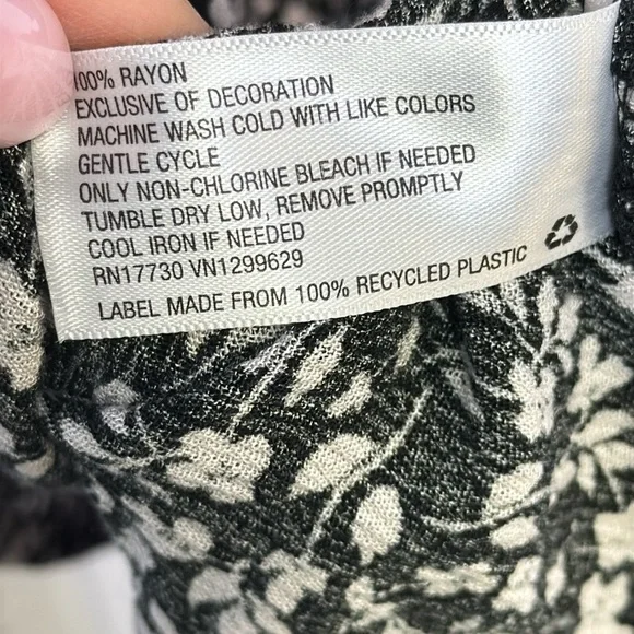 Knox Rose Black and Muted Lavender Floral Long Sleeve Sundress - Picture 9 of 9